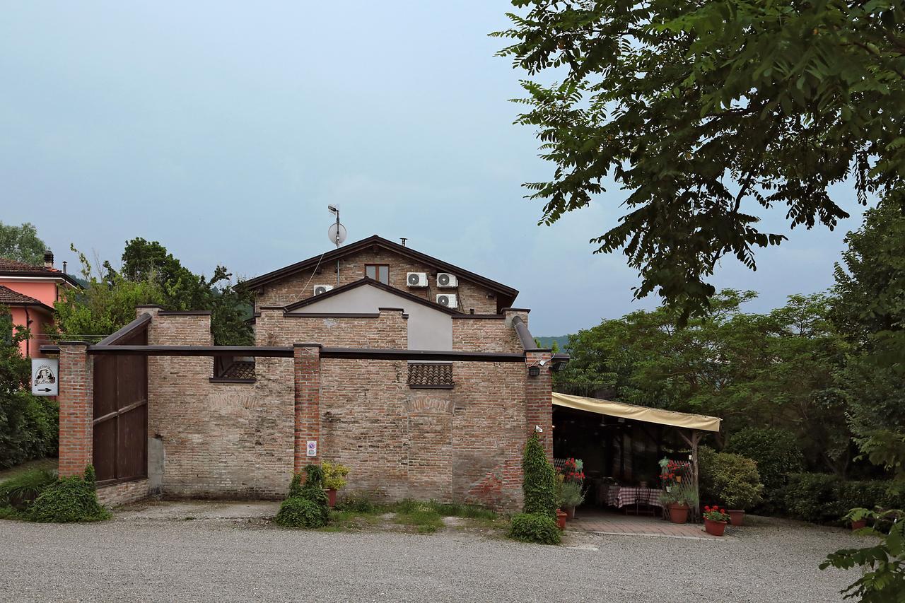 La Maesta' Bed & Breakfast Langhirano Exterior photo